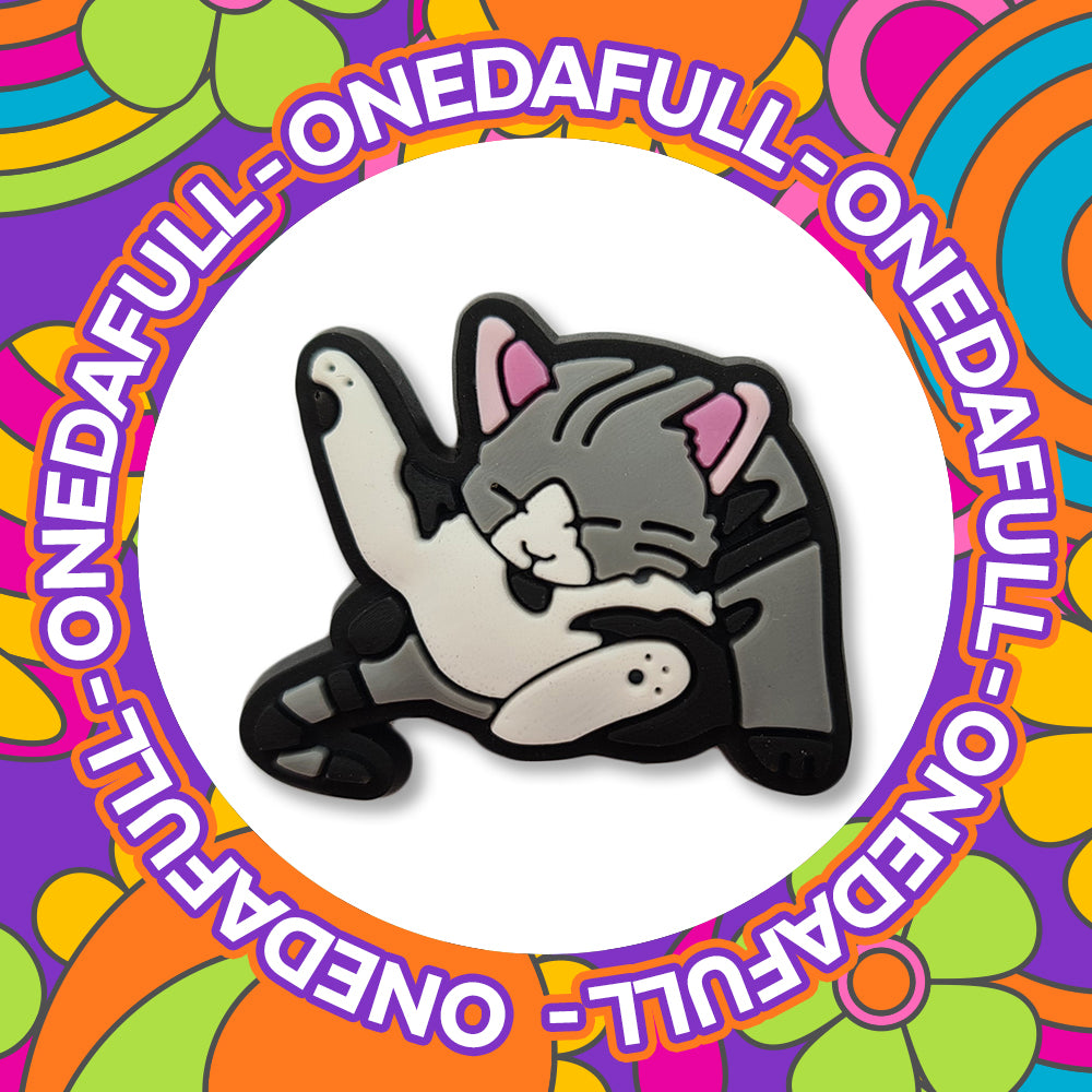 Super Cute Funny Grey And White Kitten Awkward Grooming - Cat Licking MEME